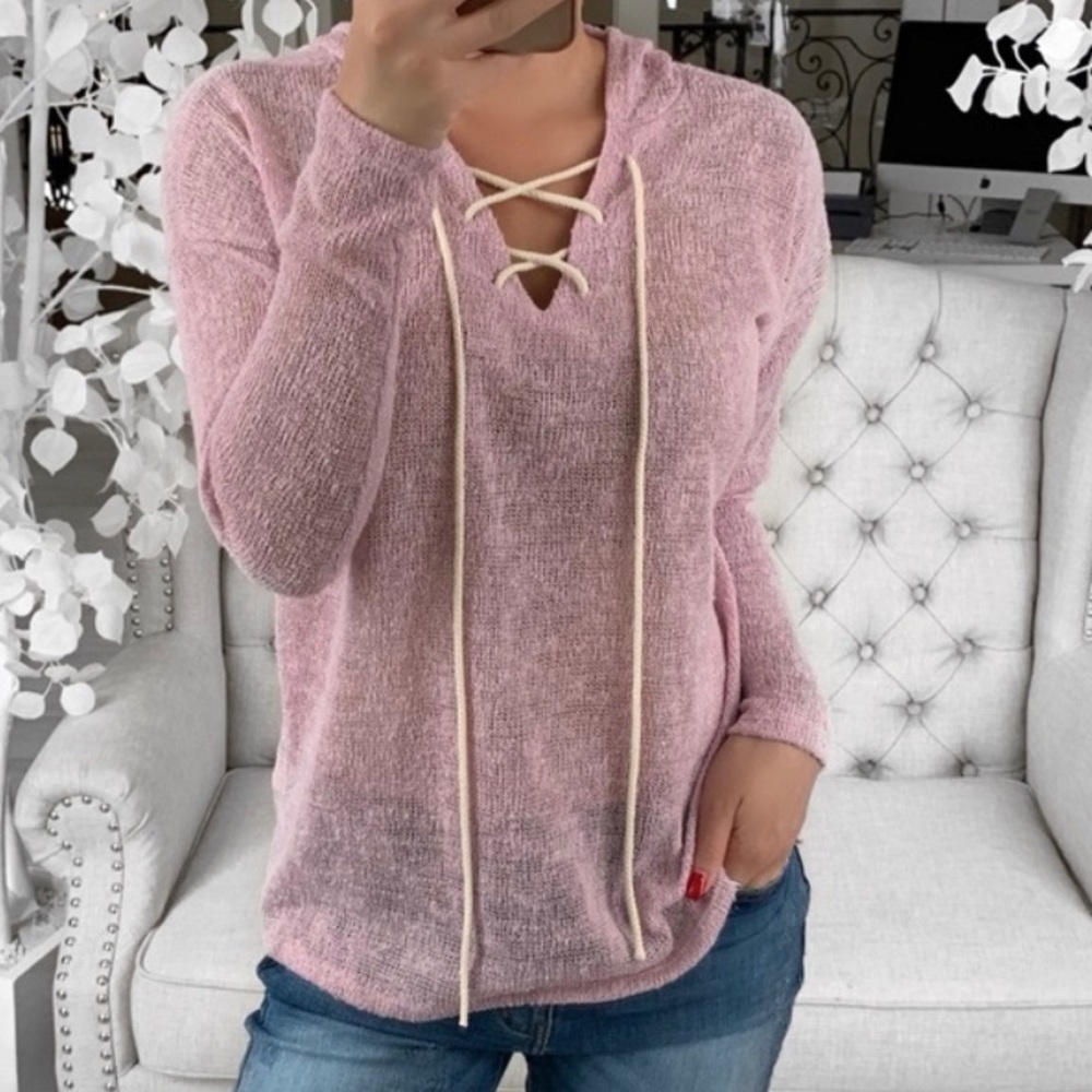 EkAttire RePosh Sweater Small Good Condition